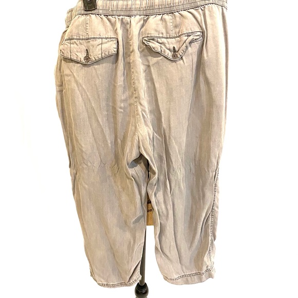 Capri pull on - Picture 2 of 2